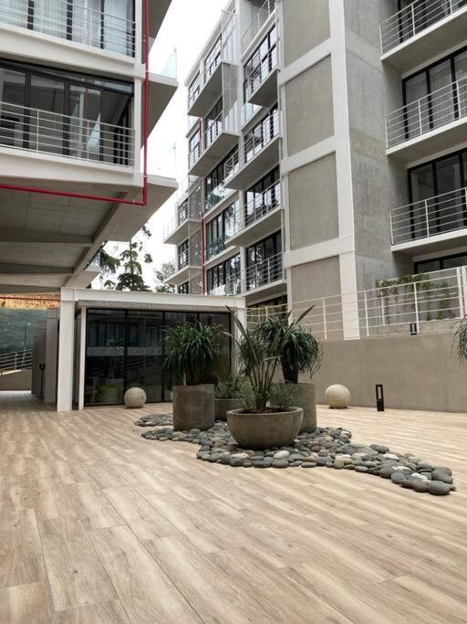 Moderno Apto Shift Zona 16, Cerca De Embajada Eeuu Y Explanada Cayala Γουατεμάλα Εξωτερικό φωτογραφία